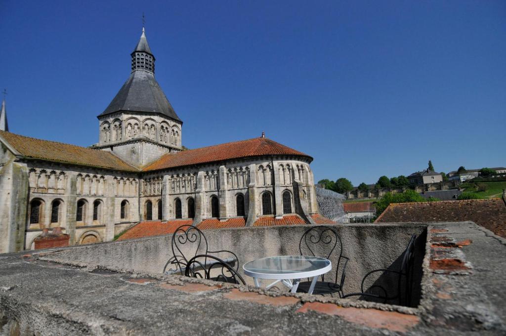 شقة Le Passage La Charité-sur-Loire الغرفة الصورة